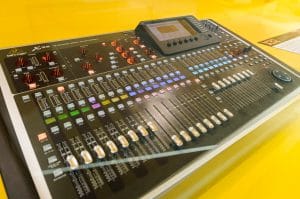 Prototyp des Behringer X32