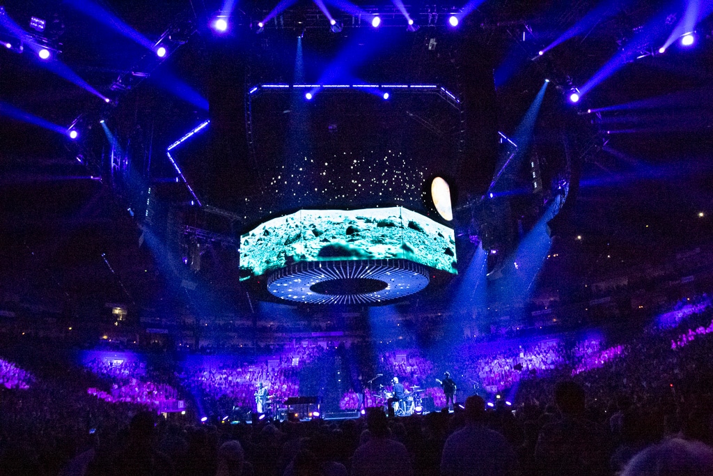 Blick auf die Bühne beim PUR Konzert in der Kölner Lanxess Arena (2018) - Lichttechnik