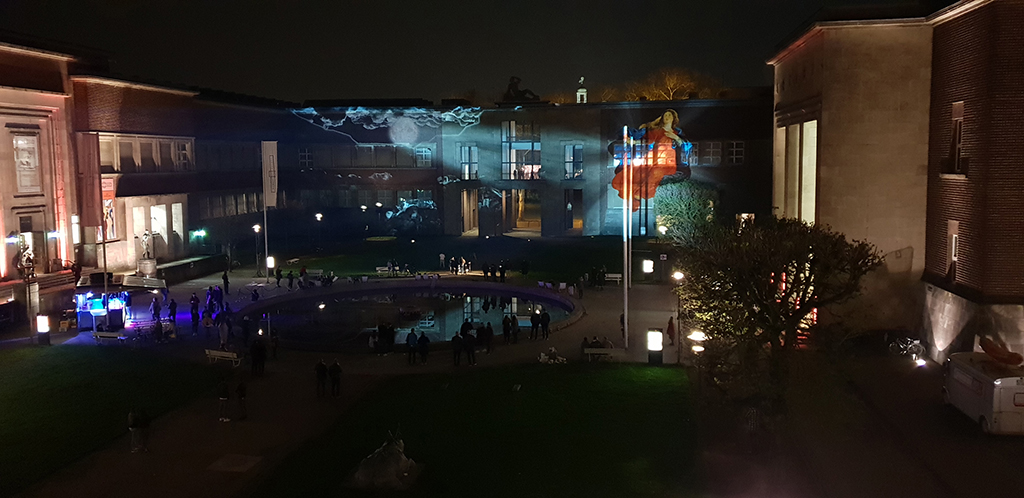 Fassadenprojektion bei der Langen Nacht der Museen in Düsseldorf