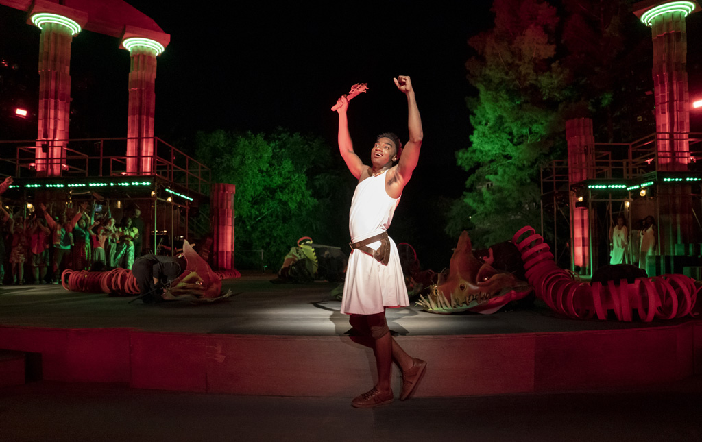 Bühne mit Hercules im Fokus