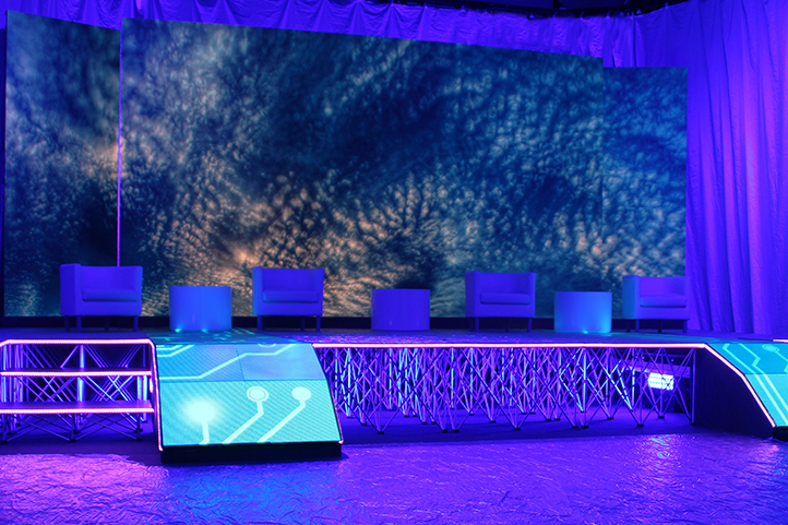 AnalogWay_AquilonRS4_in_AVK_HybridStudio