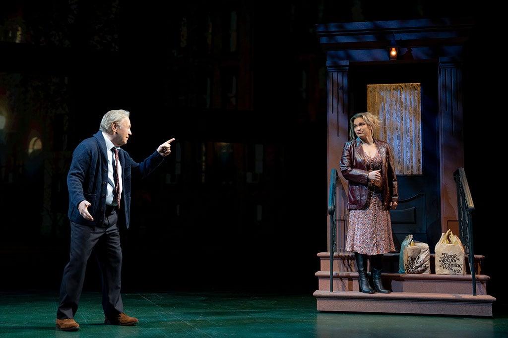 V. links n. rechts: Billy Crystal und Shoshana Bean in Mr. Saturday Night