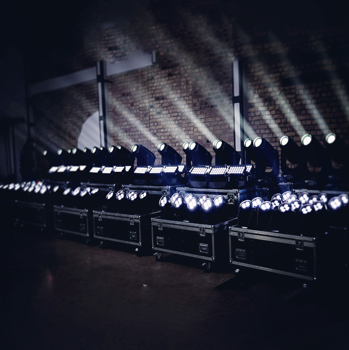 Adam Hall Scheinwerfer