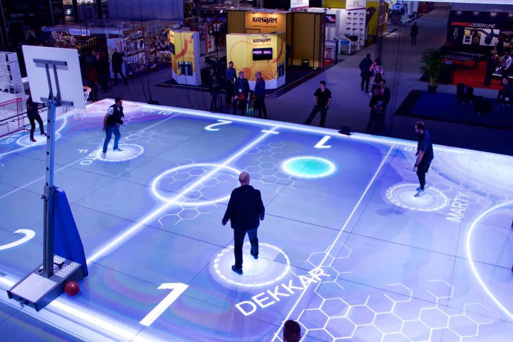 LED-Sportboden: Publikumswirksame Spielszenen lassen sich analysieren,Highlights wiedergeben und Personen tracken