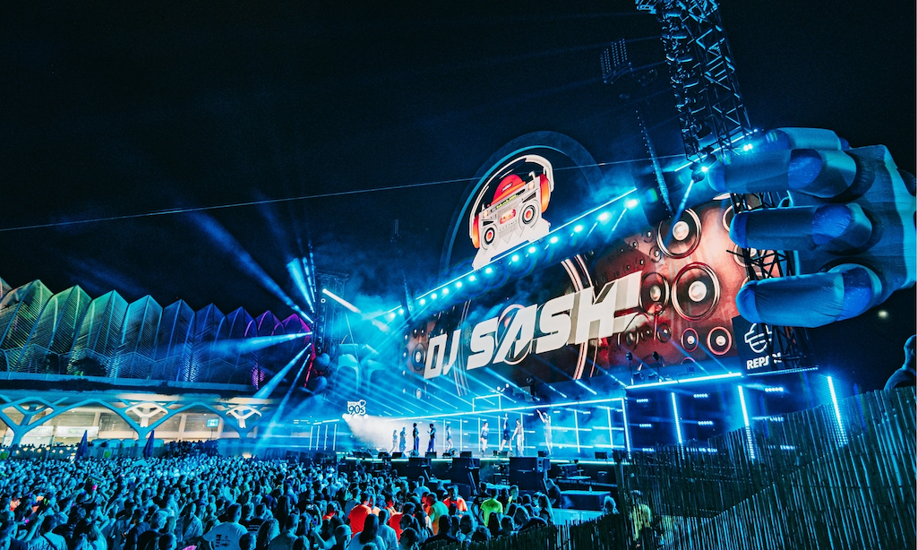 Love the 90s Festival