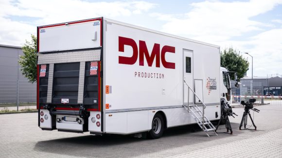 Broadcast Solutions liefert softwaredefinierte Ü-Wagen für DMC