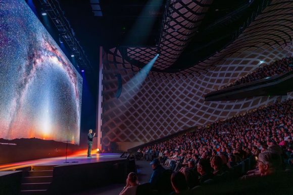 ROE Visual: LED-Technik für Professor Brian Cox’ Emergence-Welttournee