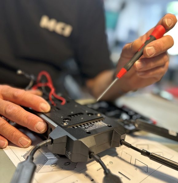 MCI eröffnet RepairCenter für Medientechnik