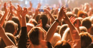 Menschenmenge bei einem Konzert