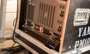 Gut verpackt: Yamaha DSP-R10-DSP-Engine samt USV